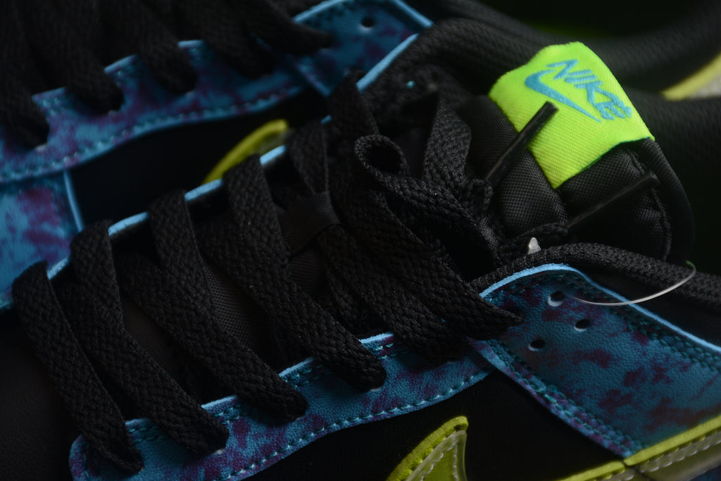 Dunk SB – Negro / Azul / Amarillo