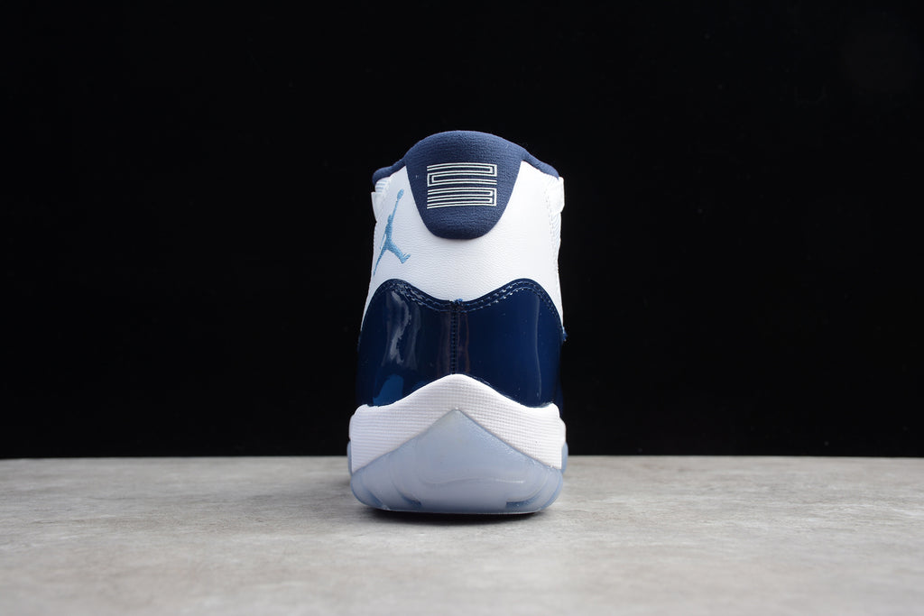 Air Jordan 11 – Azul / Blanco