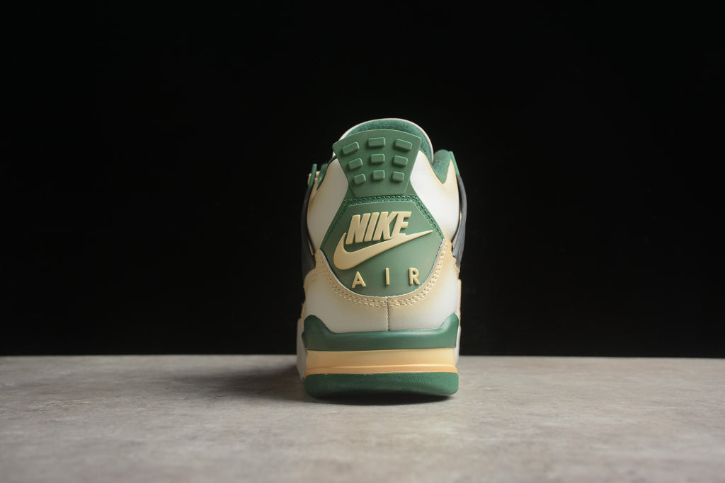 Air Jordan 4 – Beige / Verde