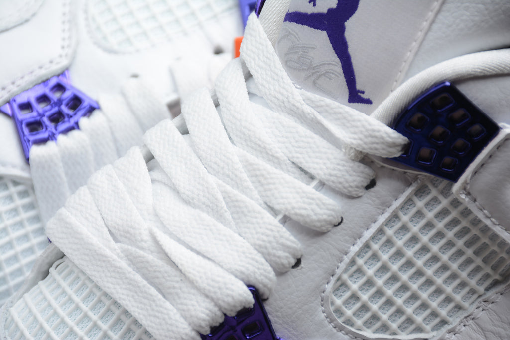 Air Jordan 4 – Blanco Chapas / Lila