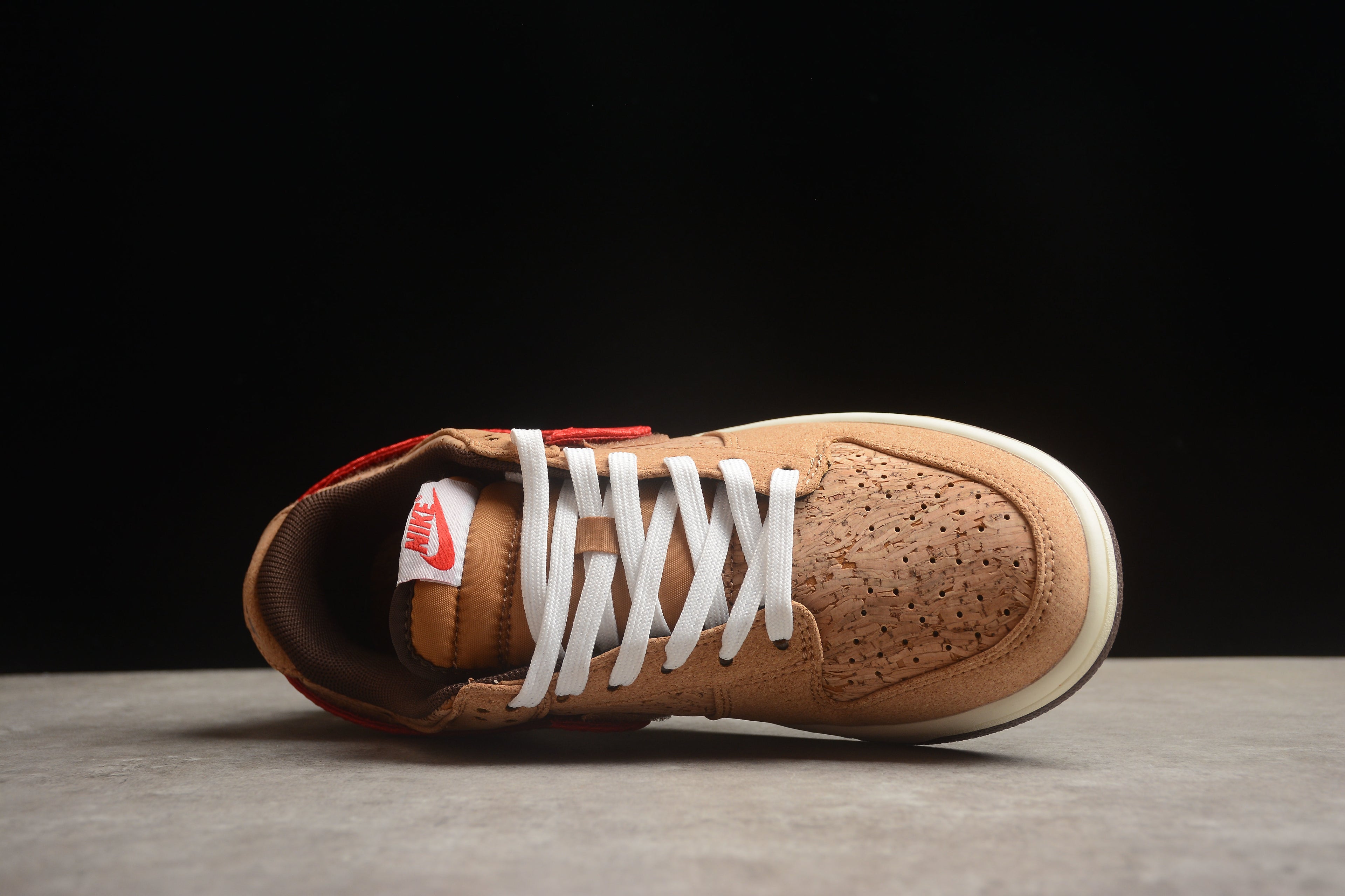 Dunk SB – Marrón / Rojo