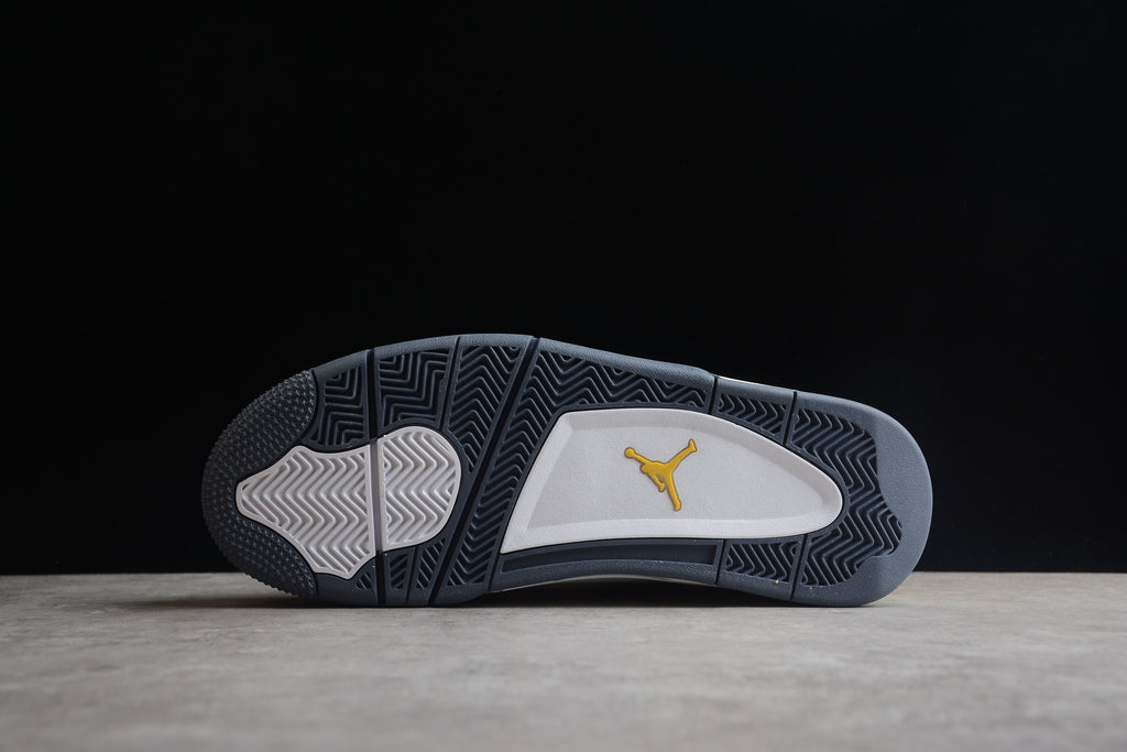Air Jordan 4 – Amarillo / Negro
