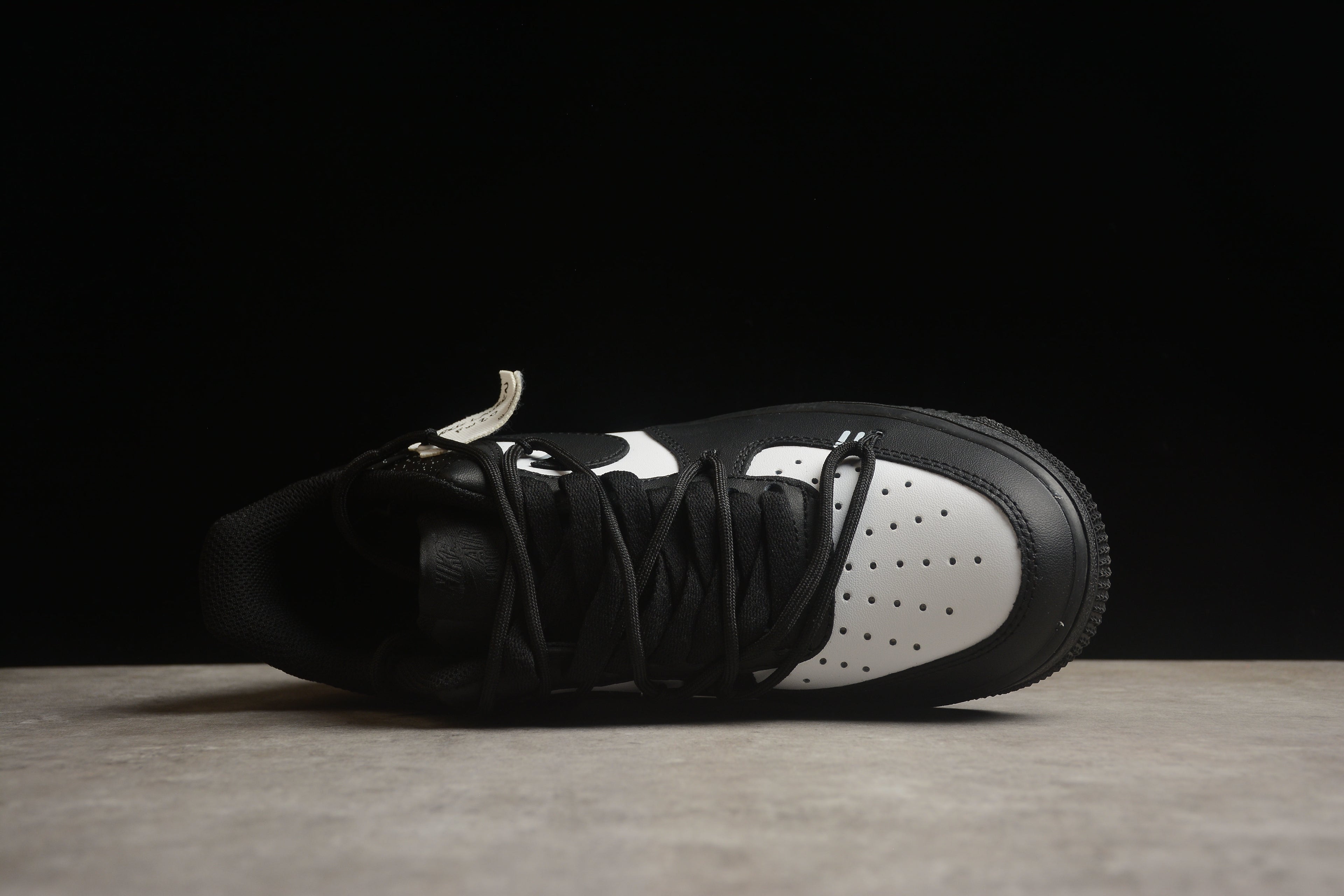 Air Force 1 Low – Negro / Blanco