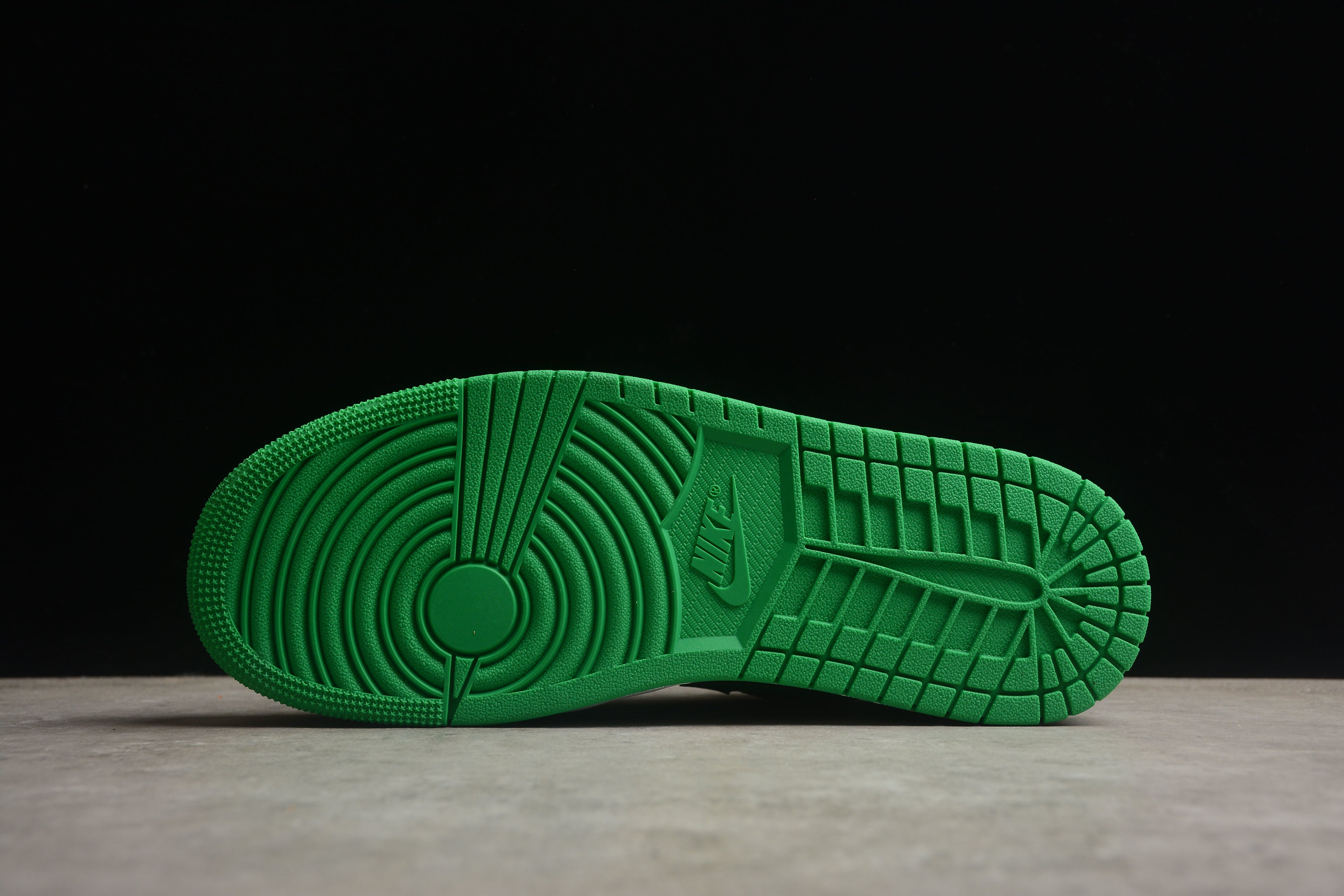 Jordan 1 Low – Verde / Negro