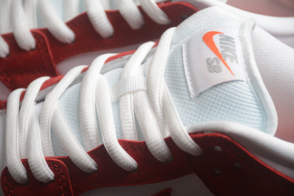 Dunk SB – Rojo / Blanco / Beigie