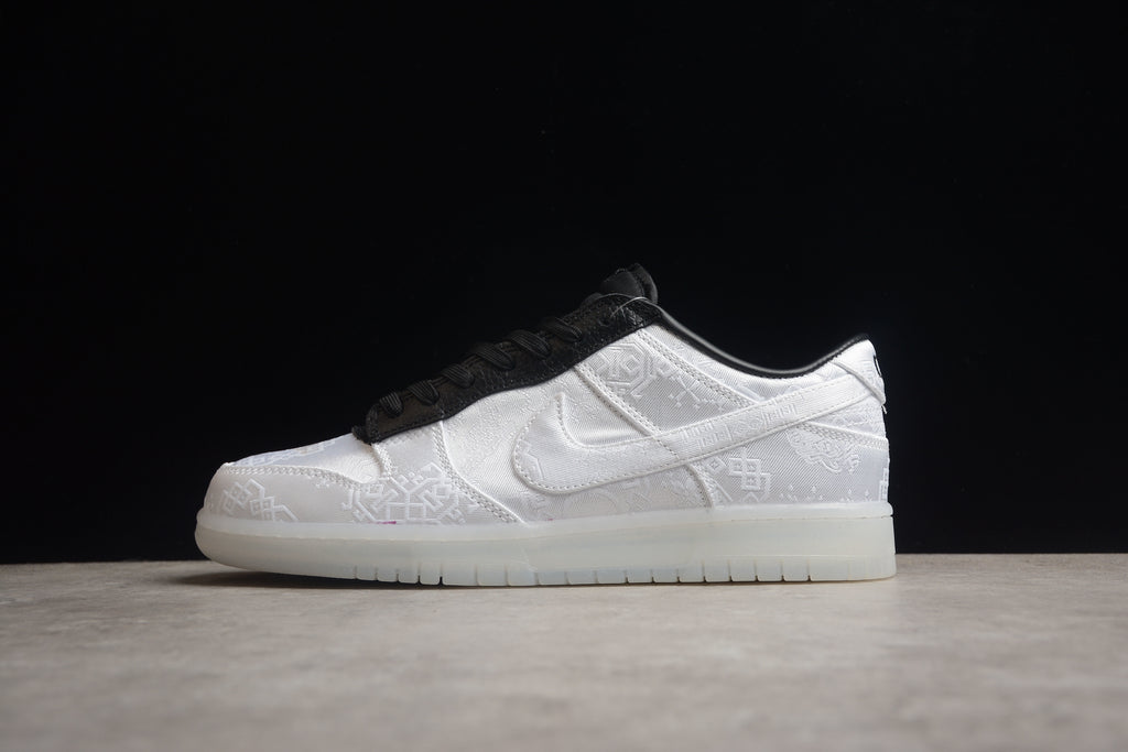 Dunk SB – Blanco / Negro