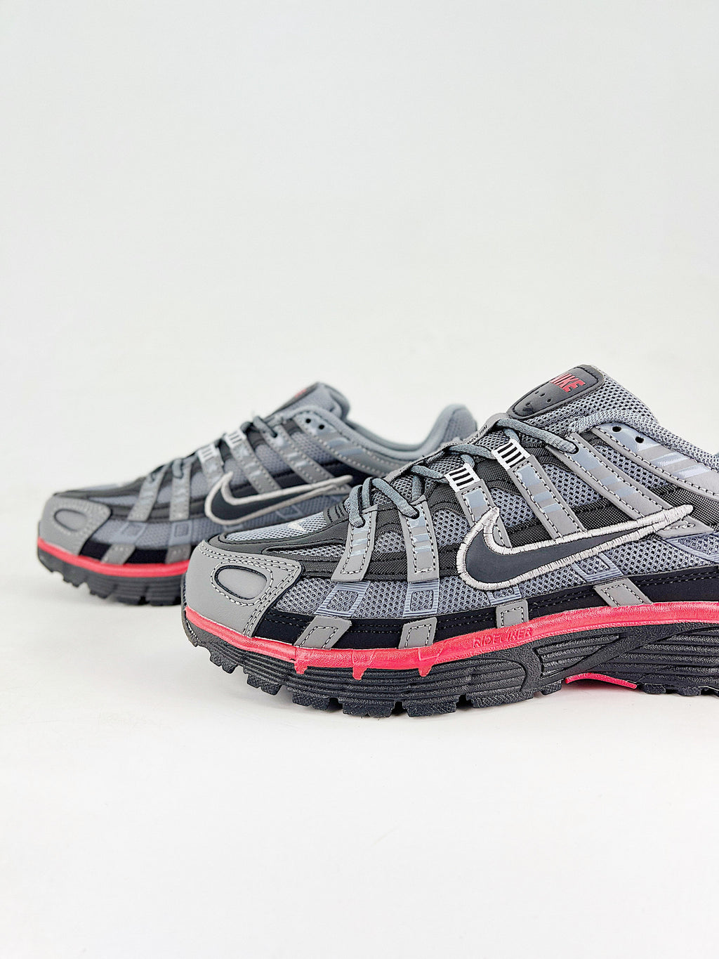 P-6000 – Gris / Negro / Rojo