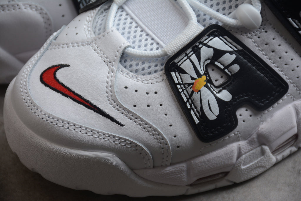 Air More Uptempo – Blanco con Flores