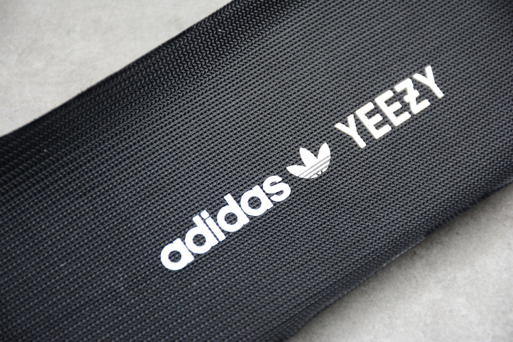 Adidas Yeezy 350 – Gris Oscuro