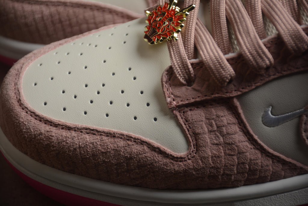 Dunk SB – Rosa / Blanco