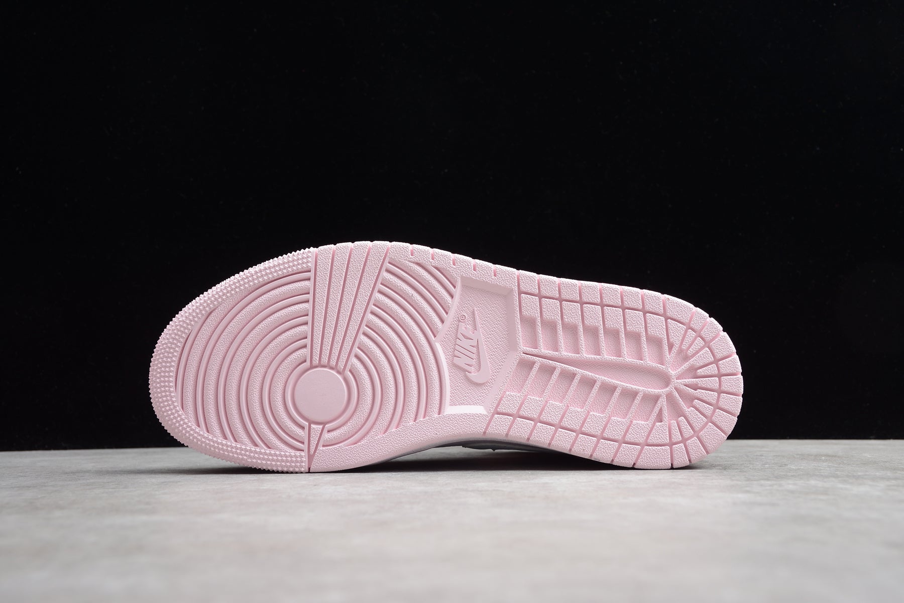 Air Jordan 1 Mid – Rosa
