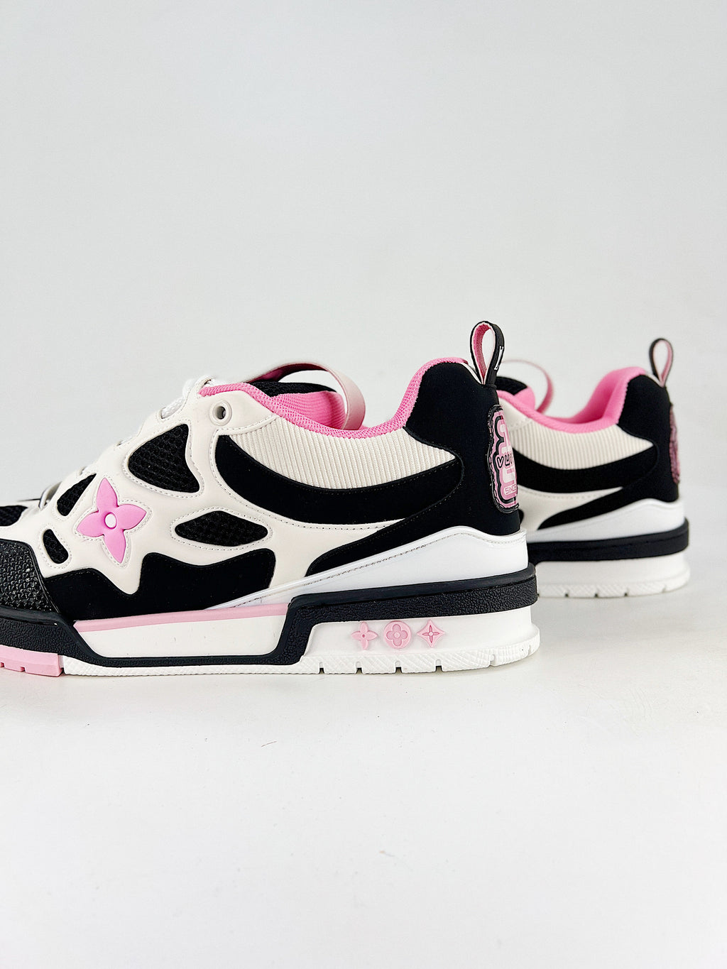 Louis Vuitton Skate – Monogram Rosa