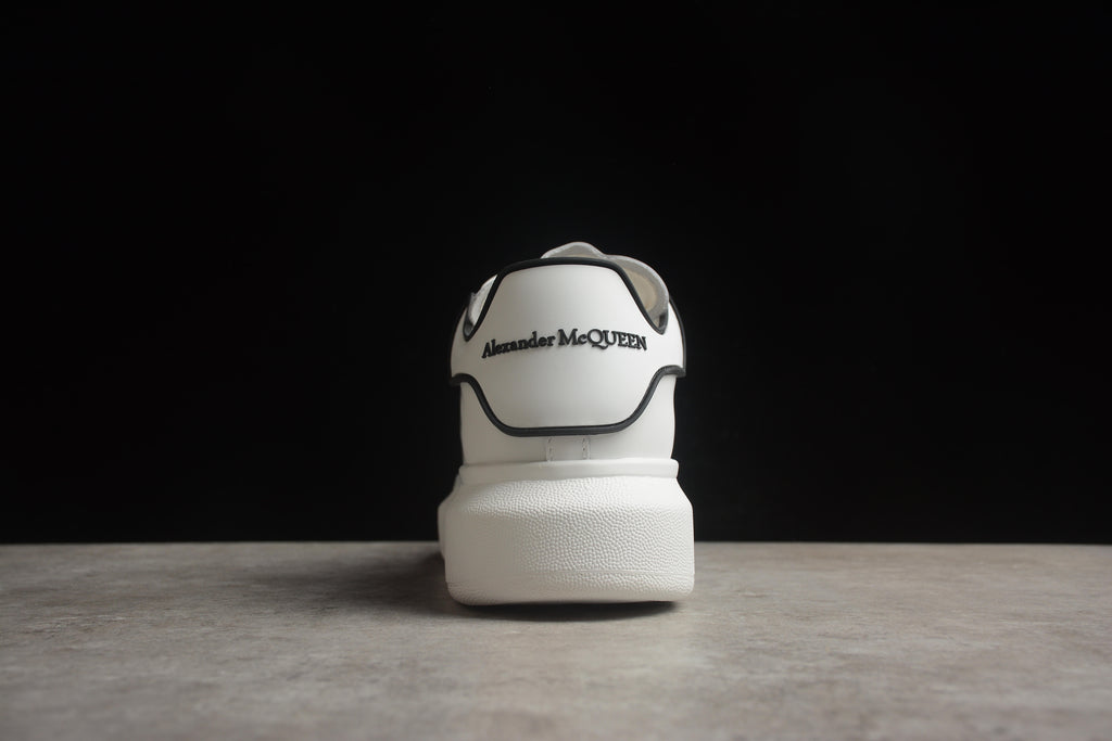 Alexander McQueen – Blanco / Líneas Negras