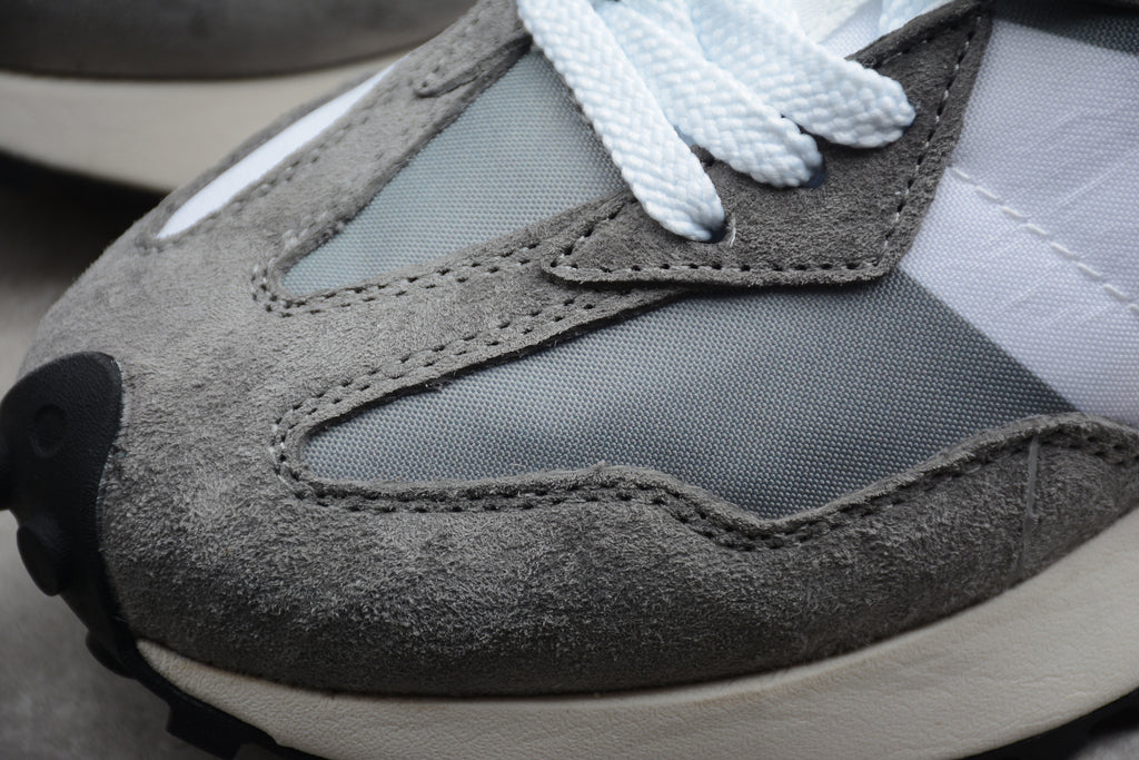 New Balance 327 – Gris Oscuro