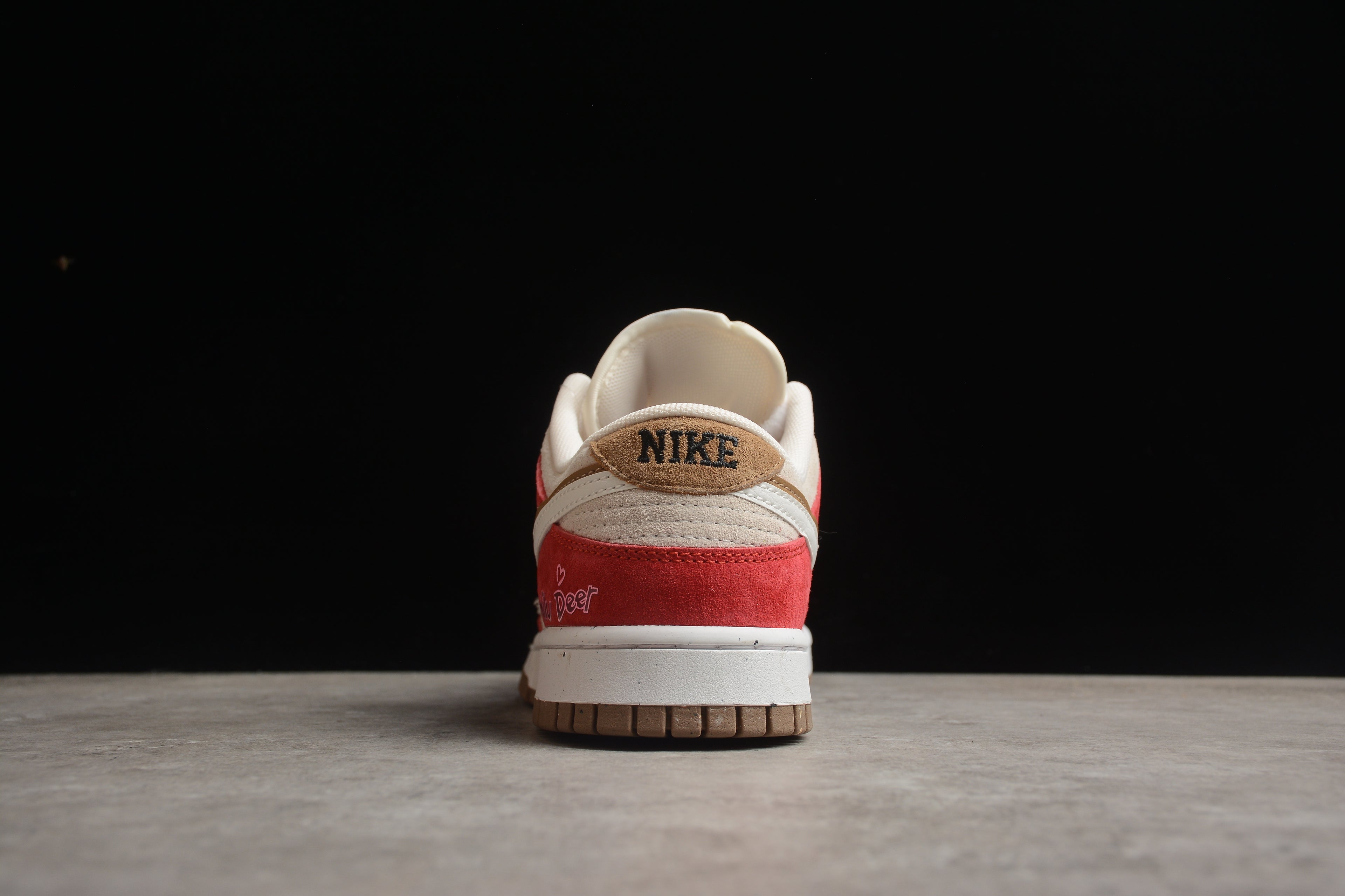 Dunk SB – Rojo / Beigie / Marrón / Blanco