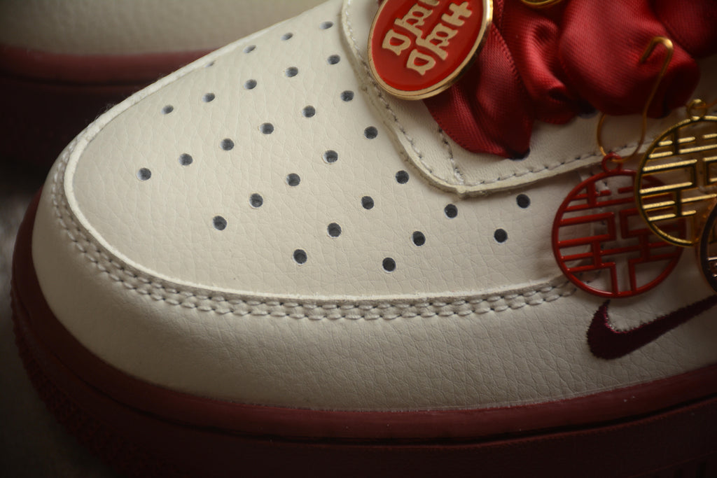 Air Force 1 Low – Blanco / Rojo