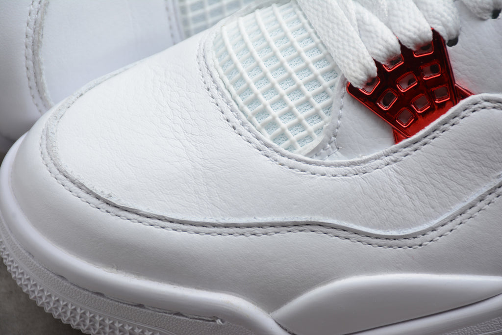 Air Jordan 4 – Blanco / Rojo