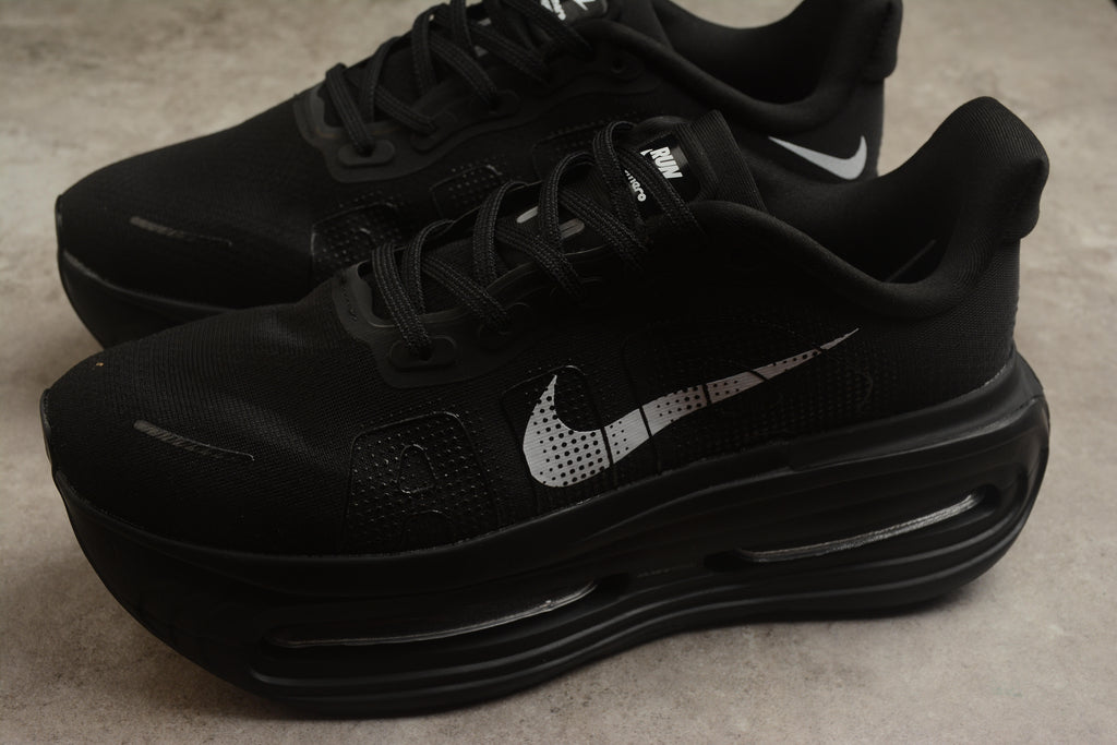 Vomero Premium – Negro