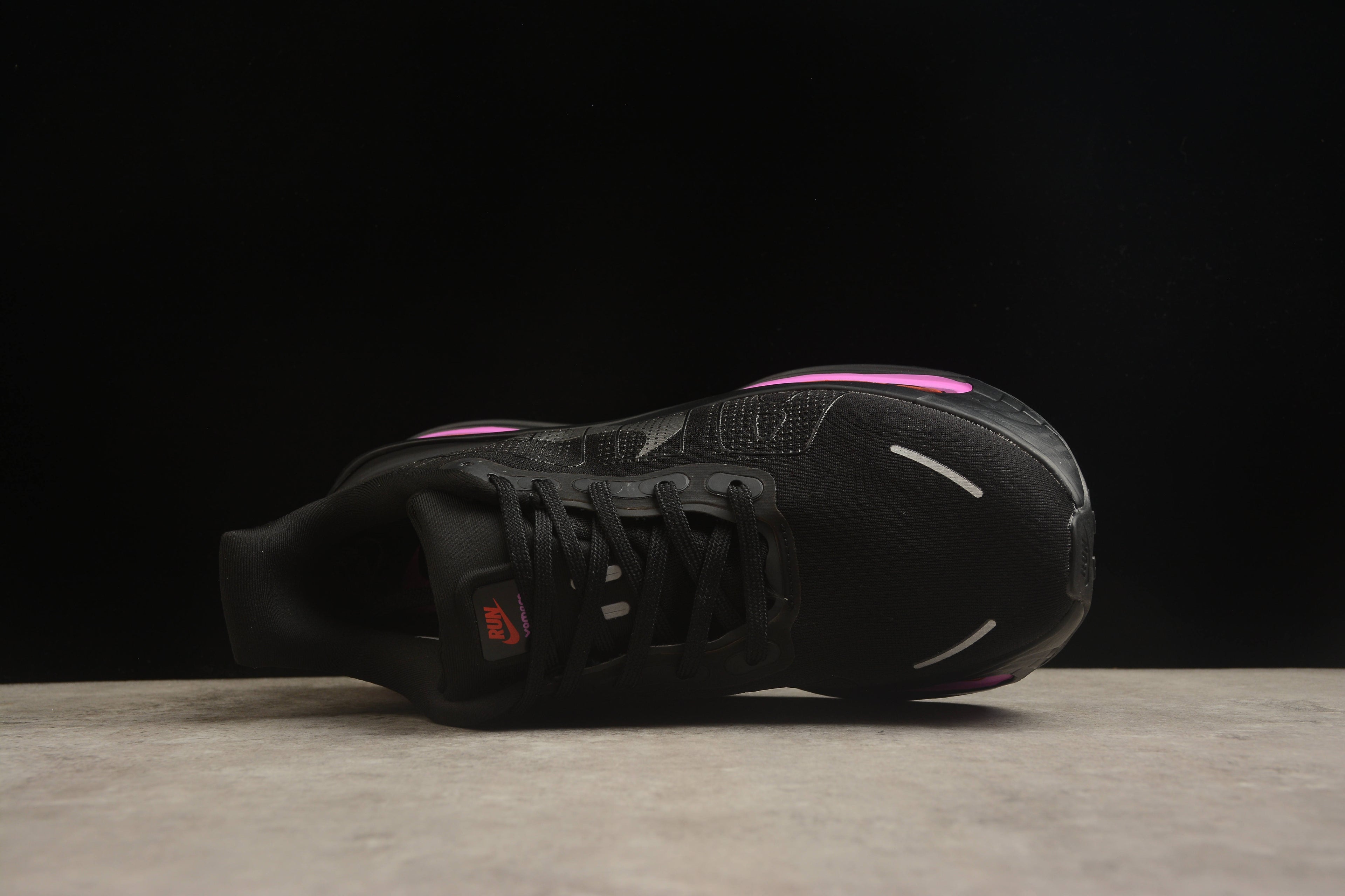 Vomero Premium – Negro / Lila