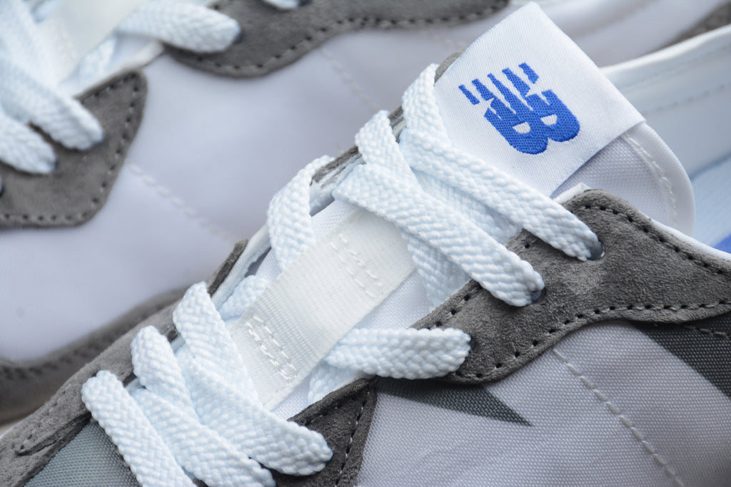 New Balance 327 – Gris Oscuro