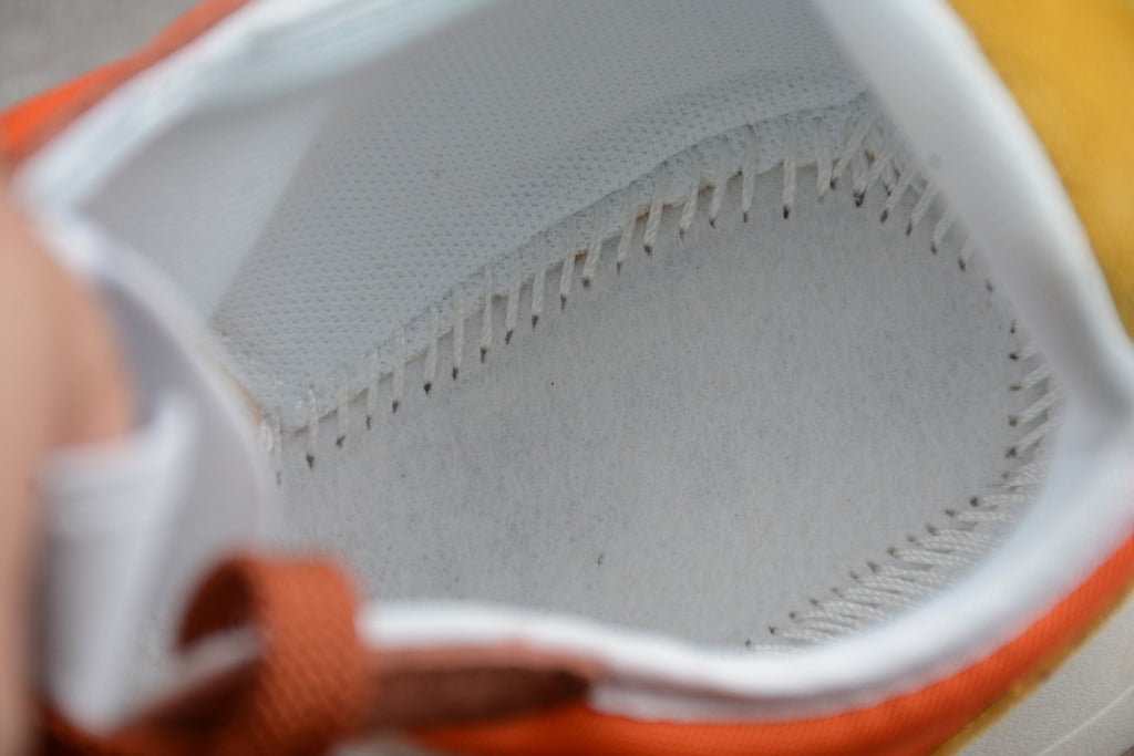 New Balance 327 – Naranja / Gris