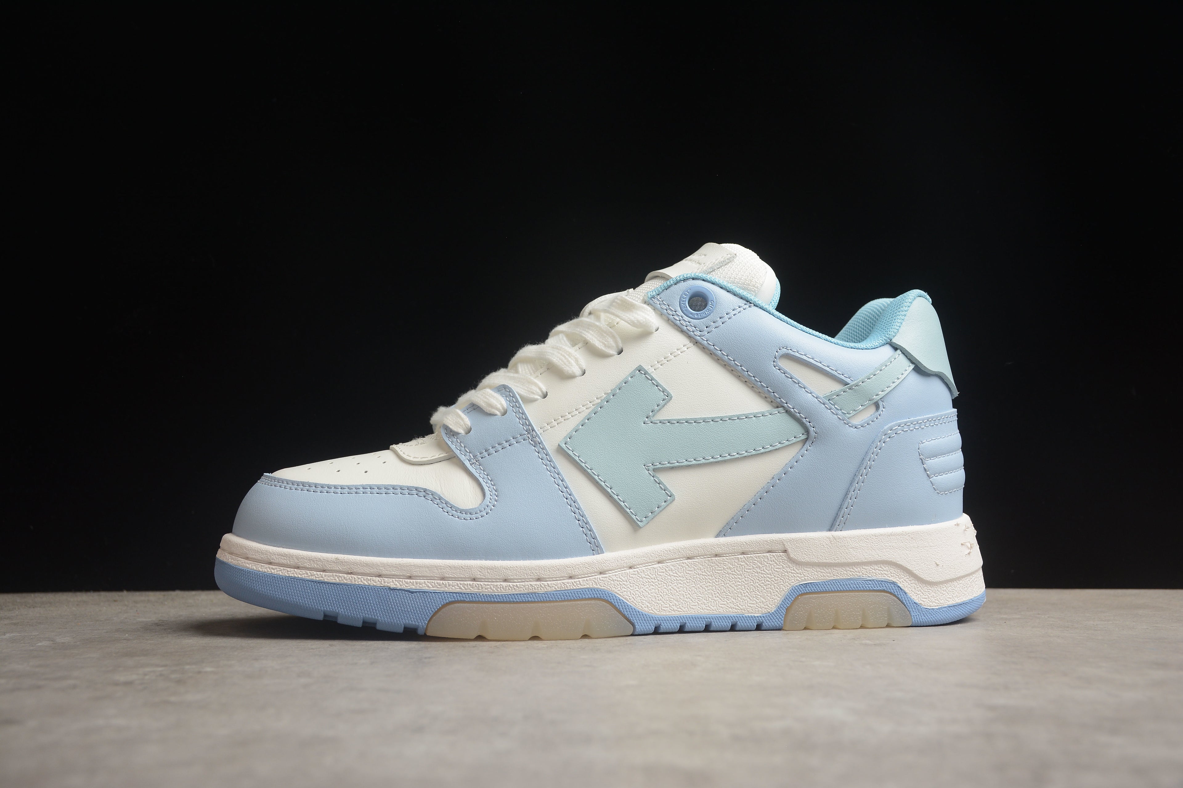 Off-White – Azul / Blanco