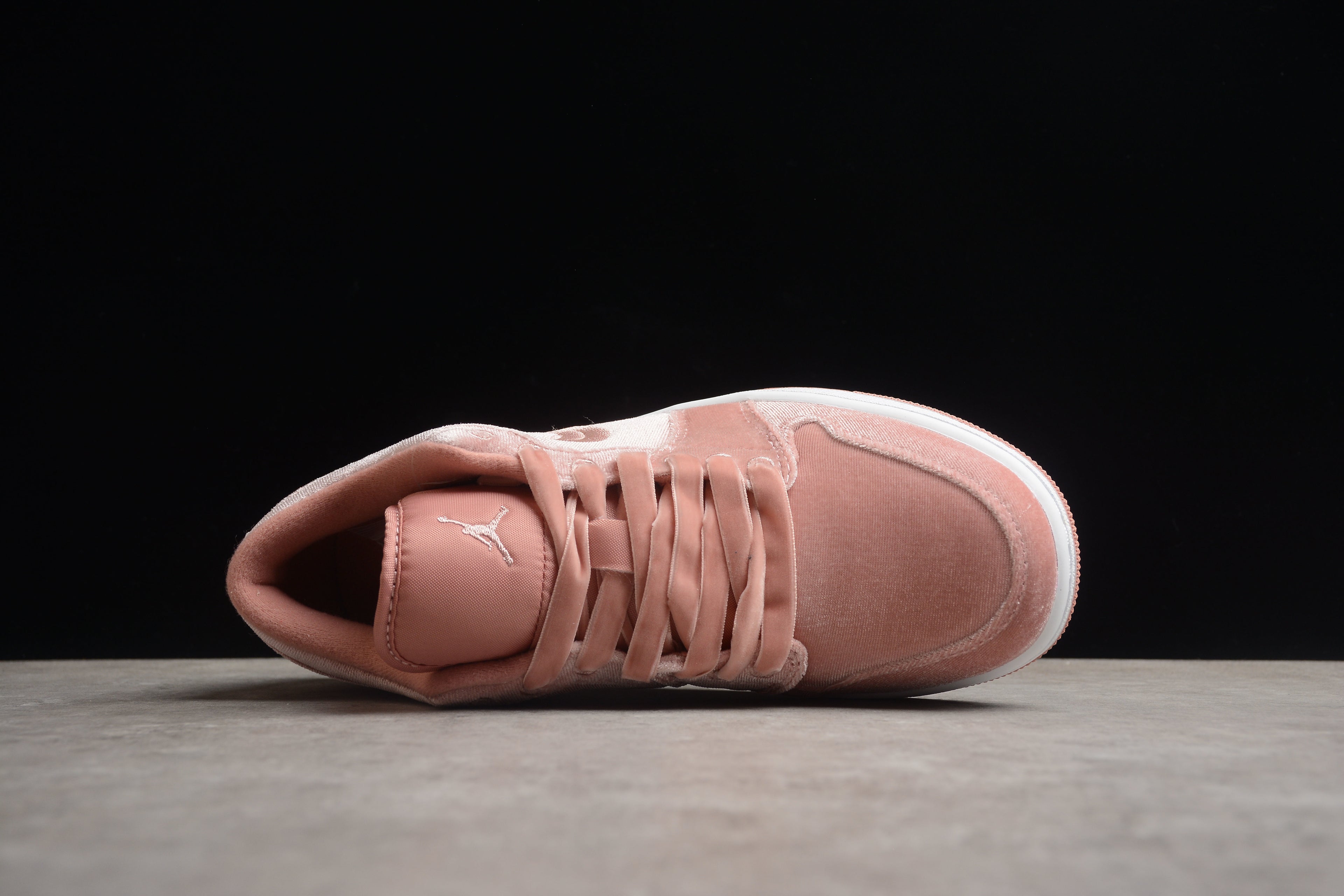 Jordan 1 Low – Rosa