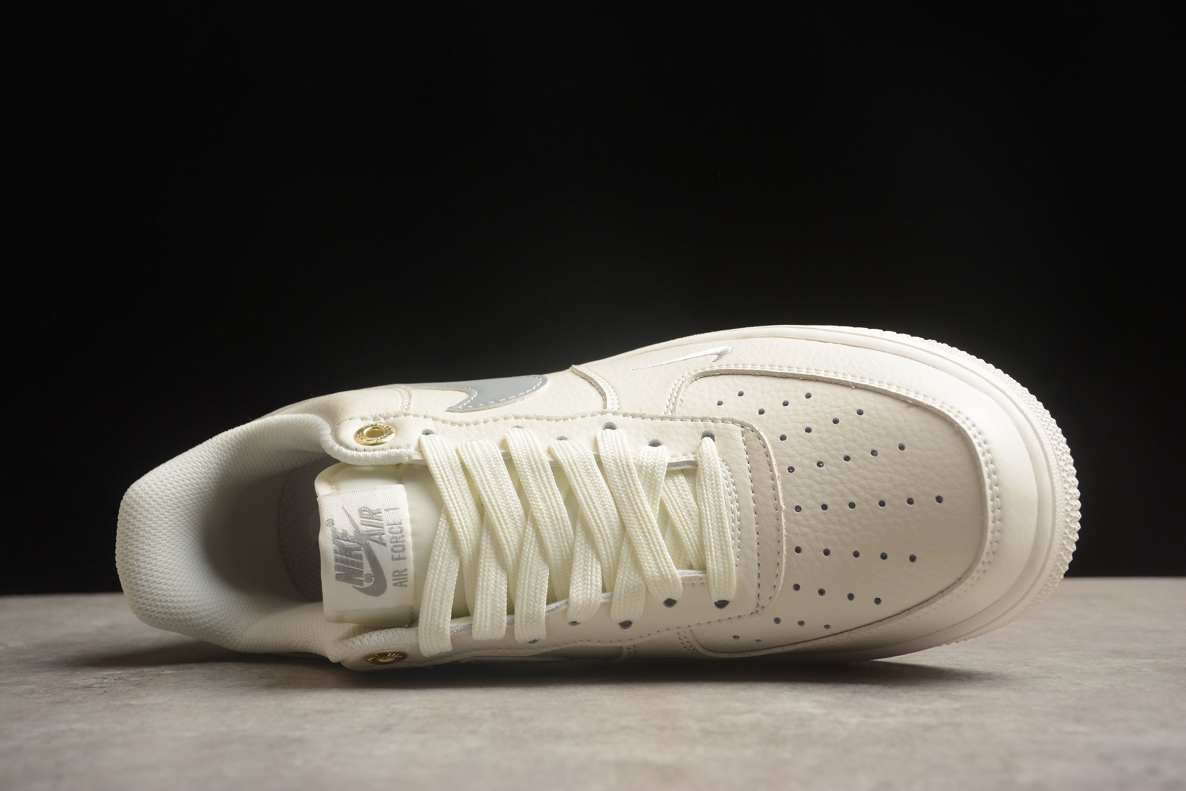 Air Force 1 Low – Beige / Gris
