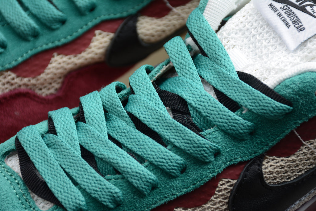 Sacai x VaporWaffle – Rojo / Beigie / Verde