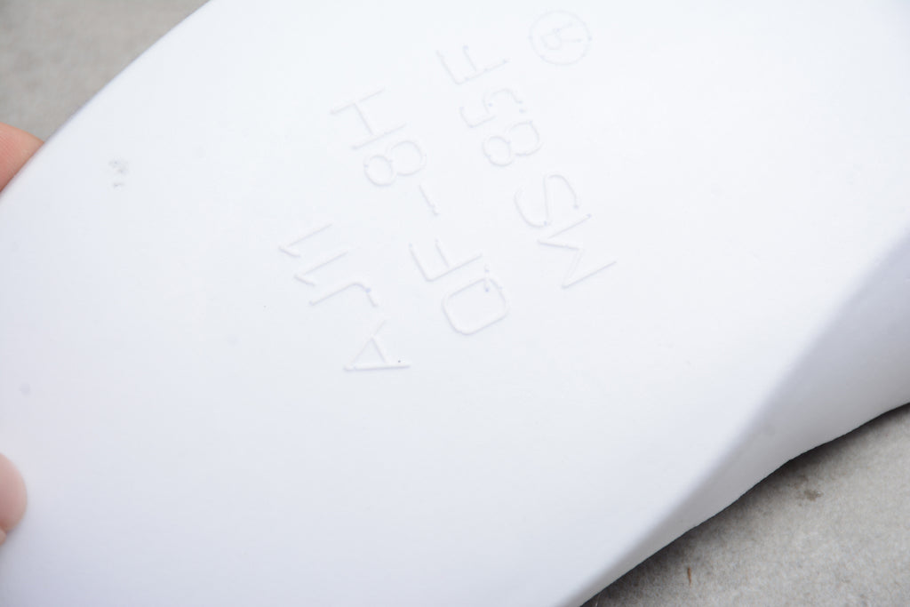 Air Jordan 4 – Blanco Chapas / Lila