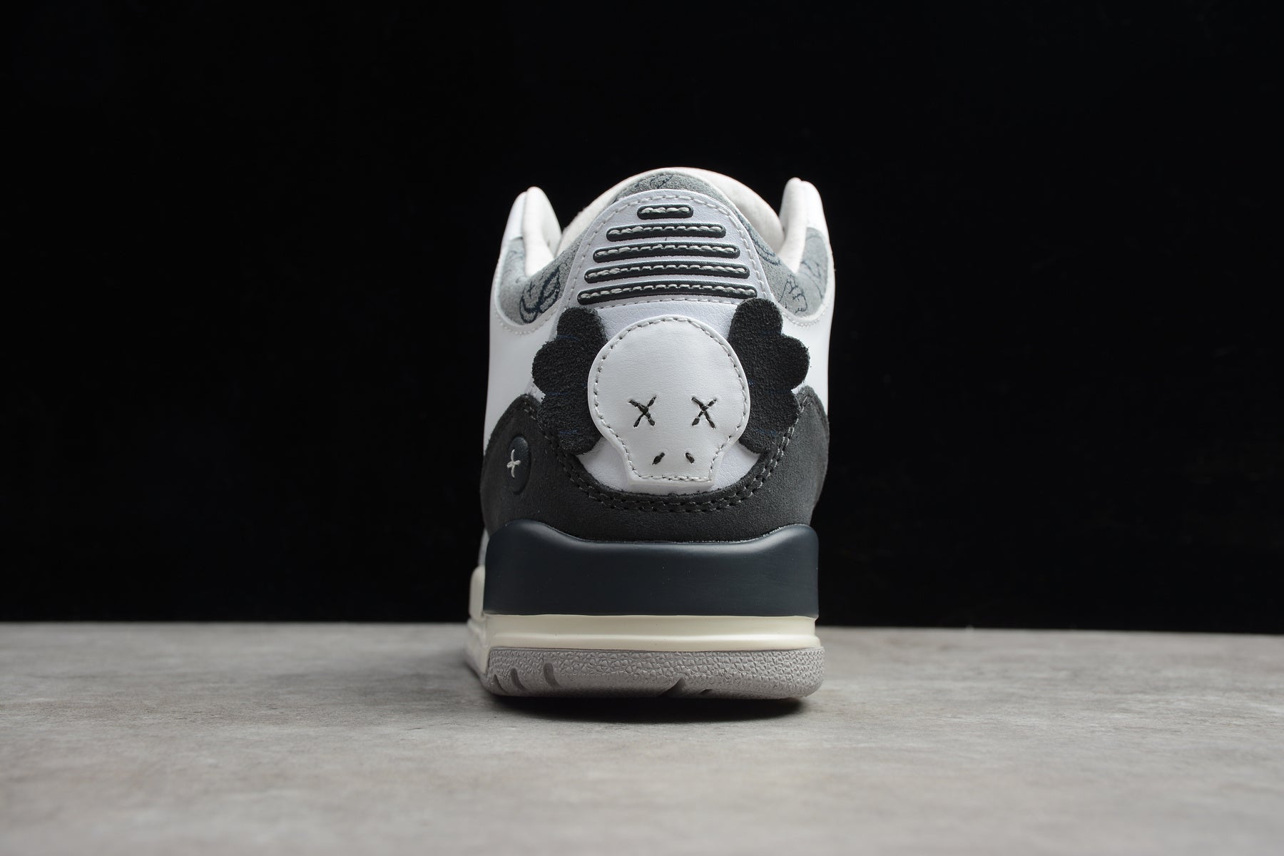 Air Jordan 3 – Blanco / Negro