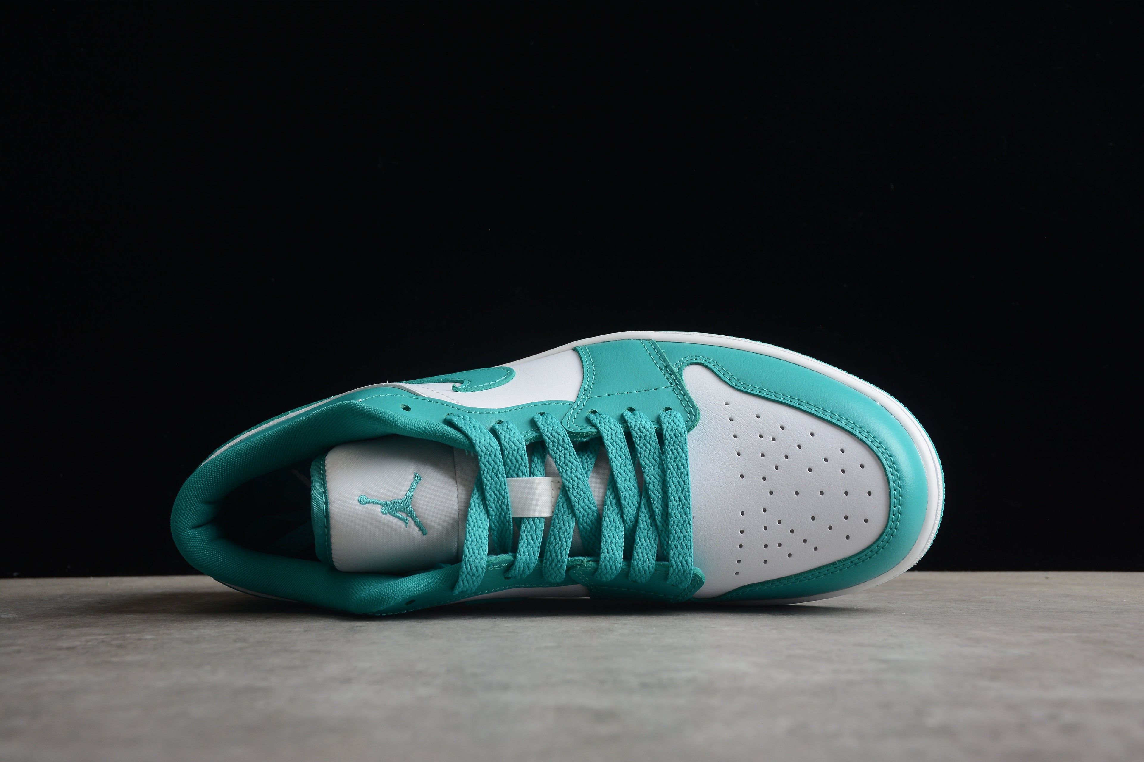 Jordan 1 Low – Turquesa / Blanco
