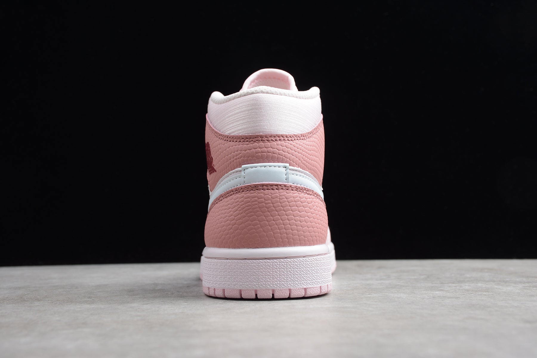 Air Jordan 1 Mid – Rosa