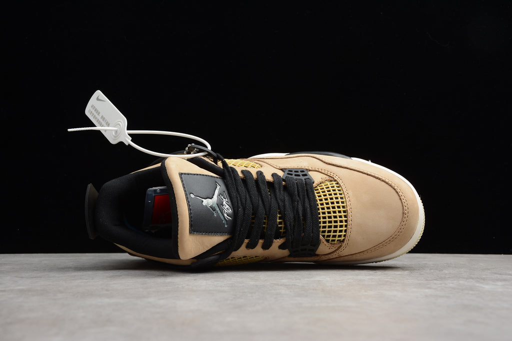 Air Jordan 4 – Beige / Dorado