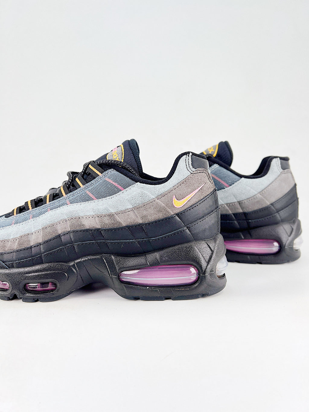 Air Max 95 – Negro / Marrón / Gris