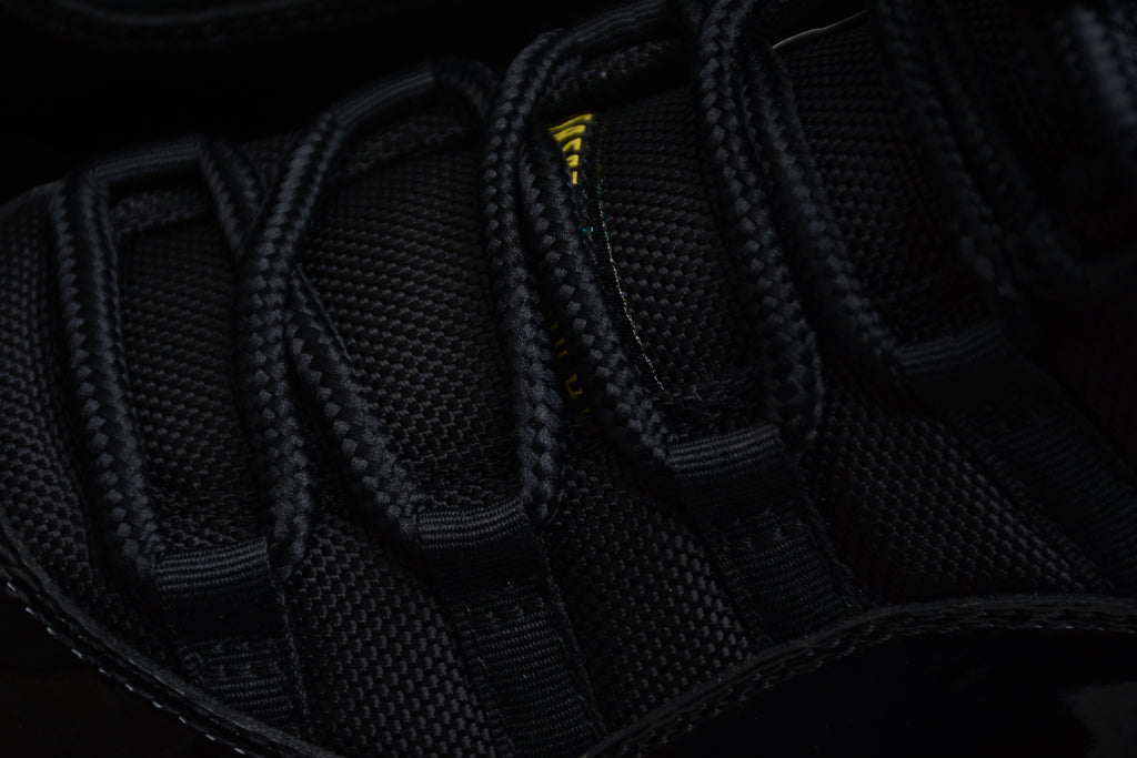 Air Jordan 11 – Negro