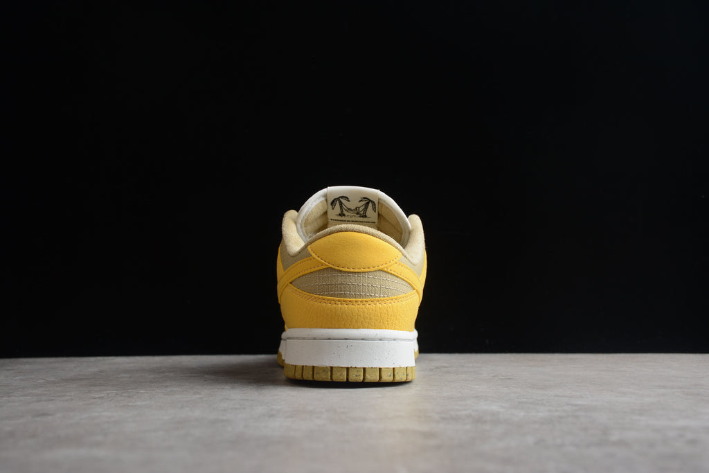 Dunk SB – Amarillo / Blanco / Negro