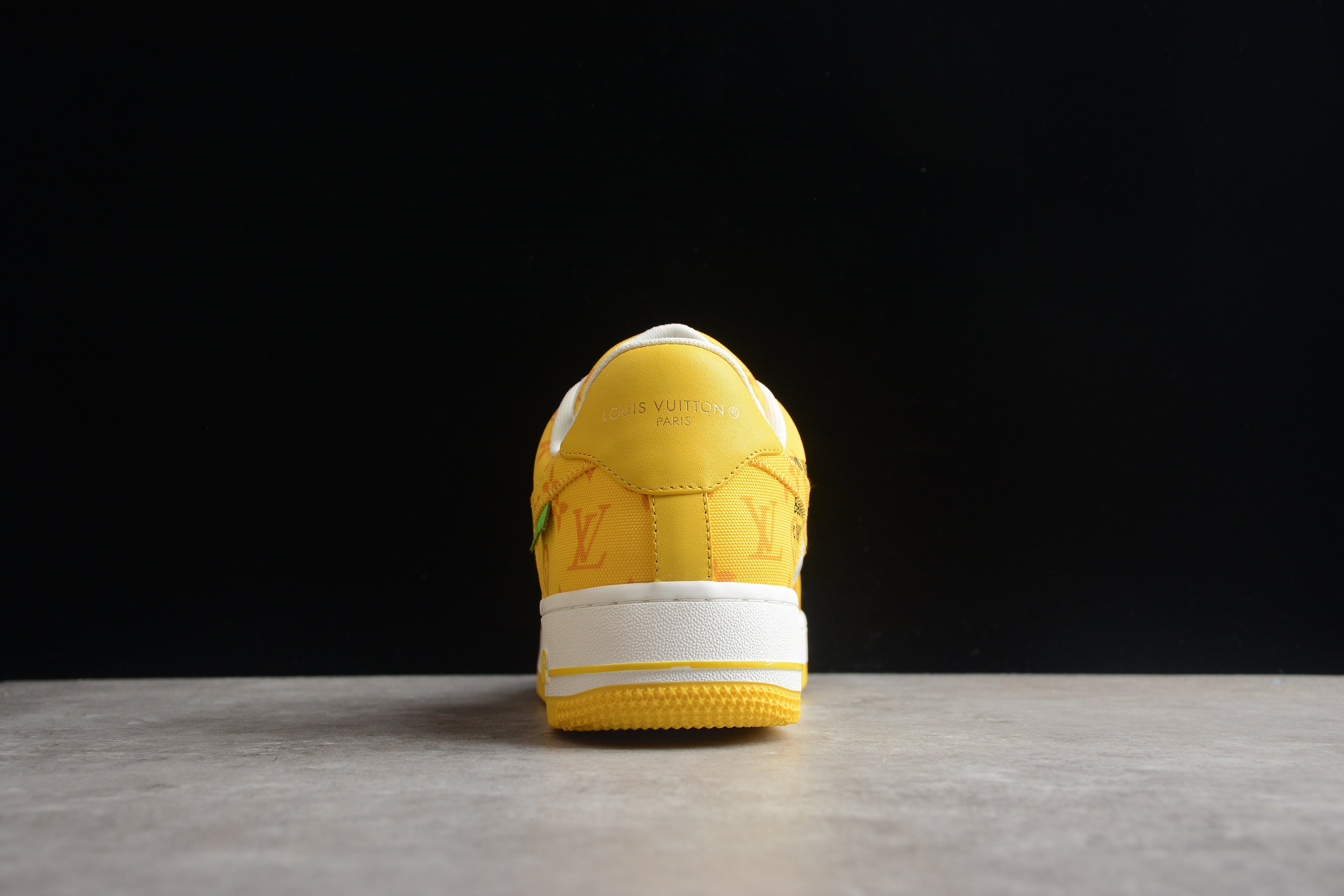 Air Force 1 Low LV – Blanco / Amarillo