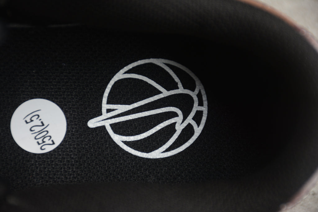 Dunk SB – Negro / Rosa