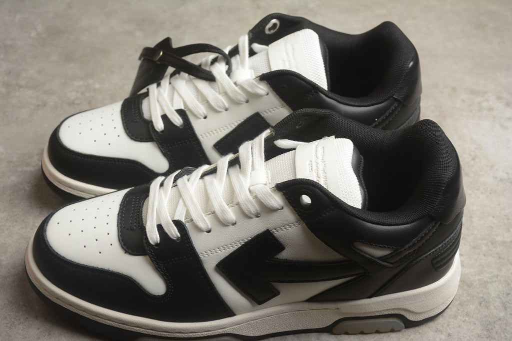 Off-White – Negro / Blanco