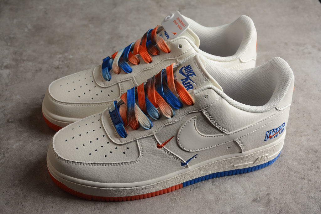 Nike Air Force 1 Low – Blanco / Rojo
