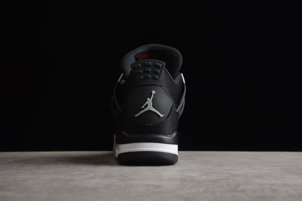 Air Jordan 4 – Negro / Gris