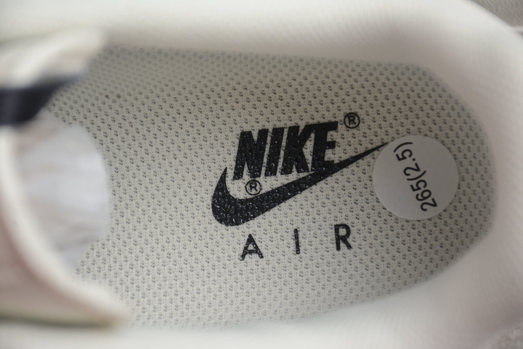 Nike Air Force 1 Low – Blanco / Negro