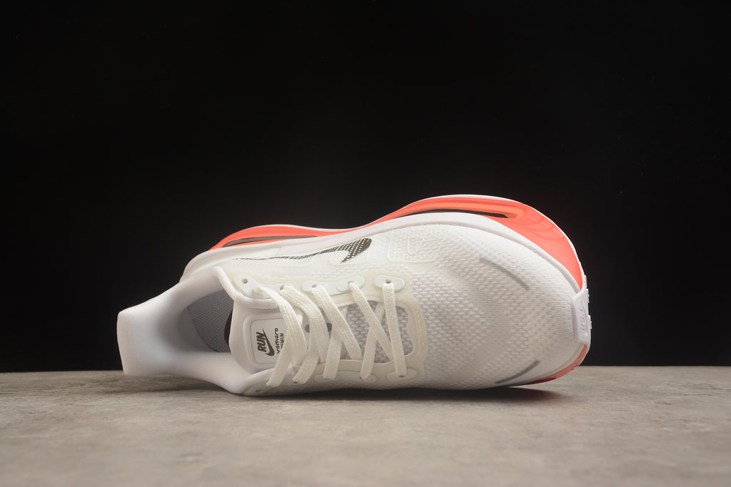 Vomero Premium – Blanco / Rosa Oscuro