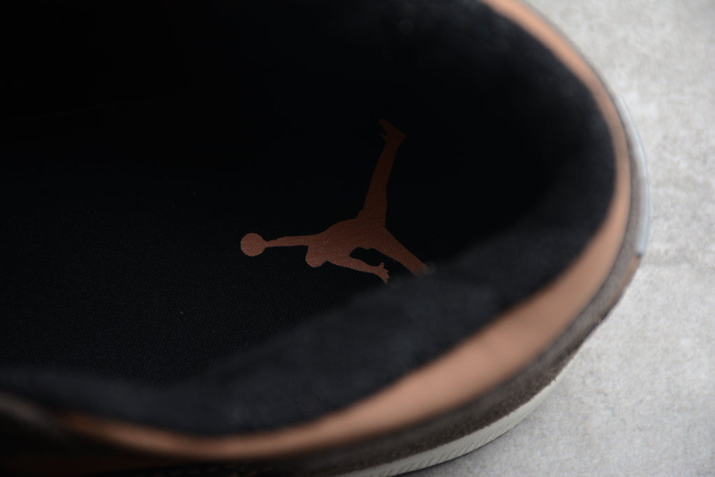 Air Jordan 1 Mid – Marrón