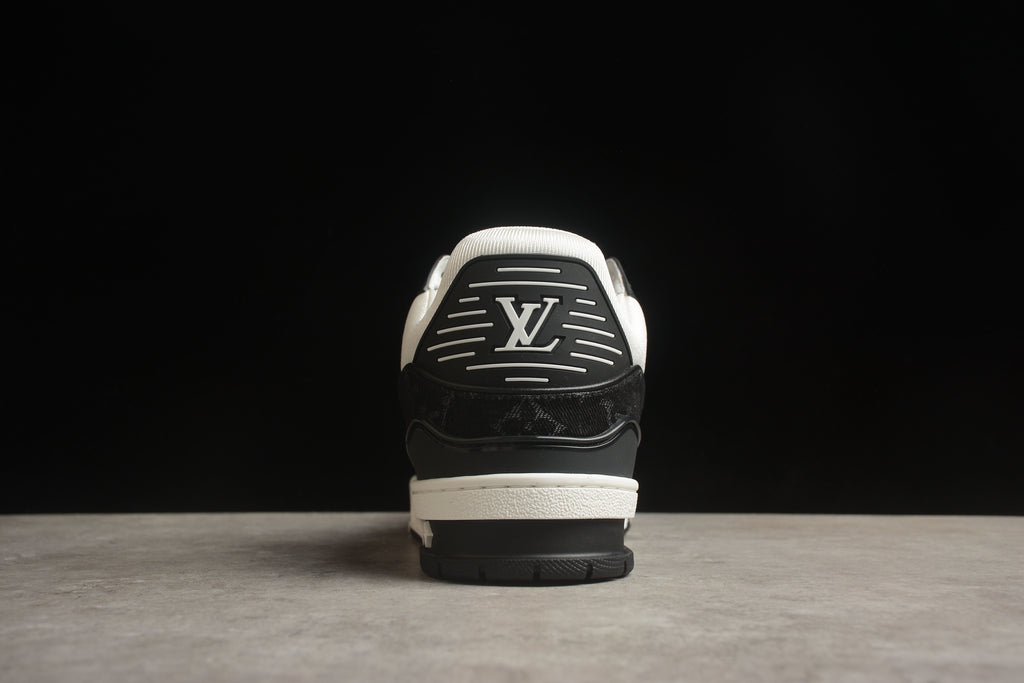Louis Vuitton Trainer Low – Negro / Blanco