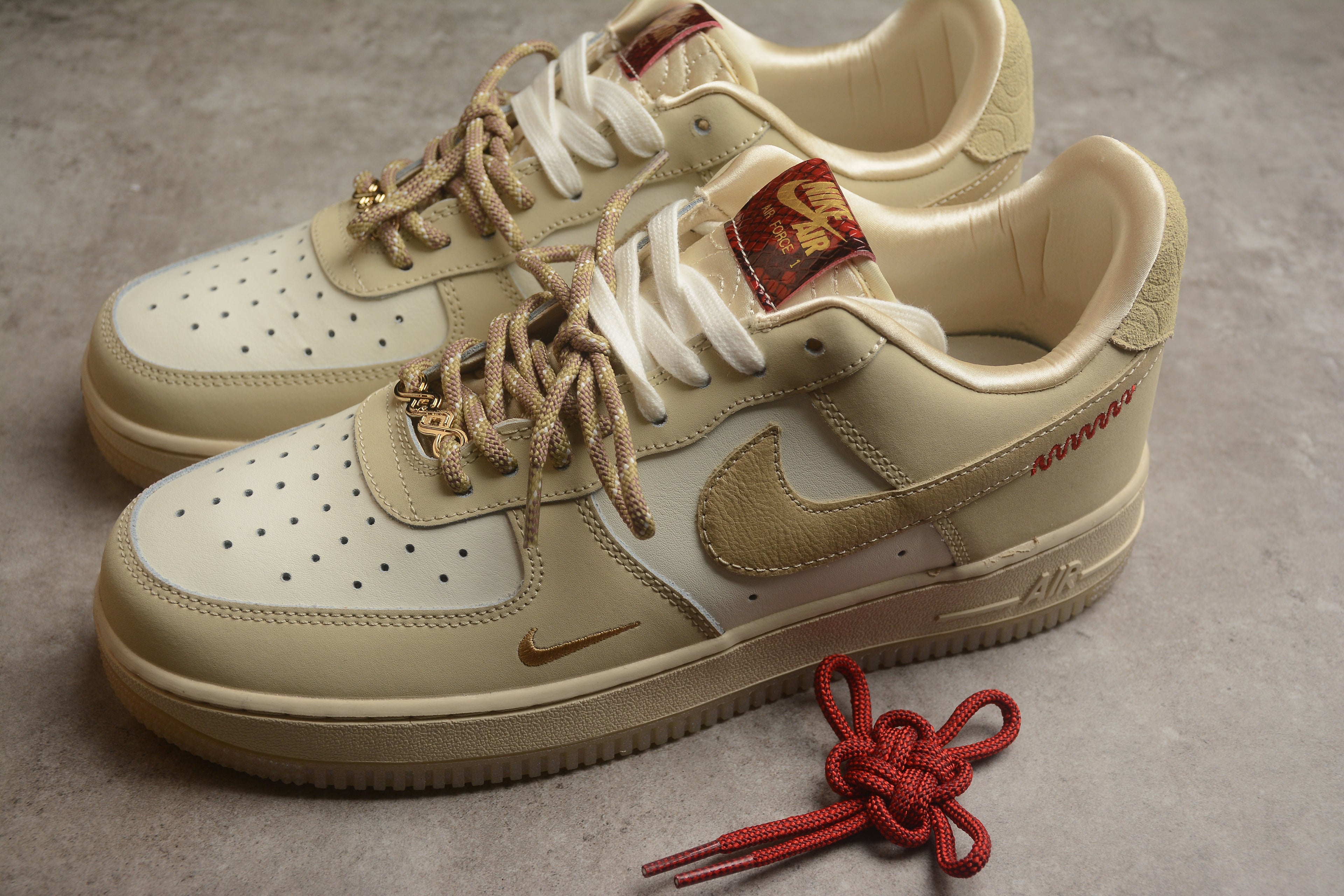 Air Force 1 Low – Beige / Blanco