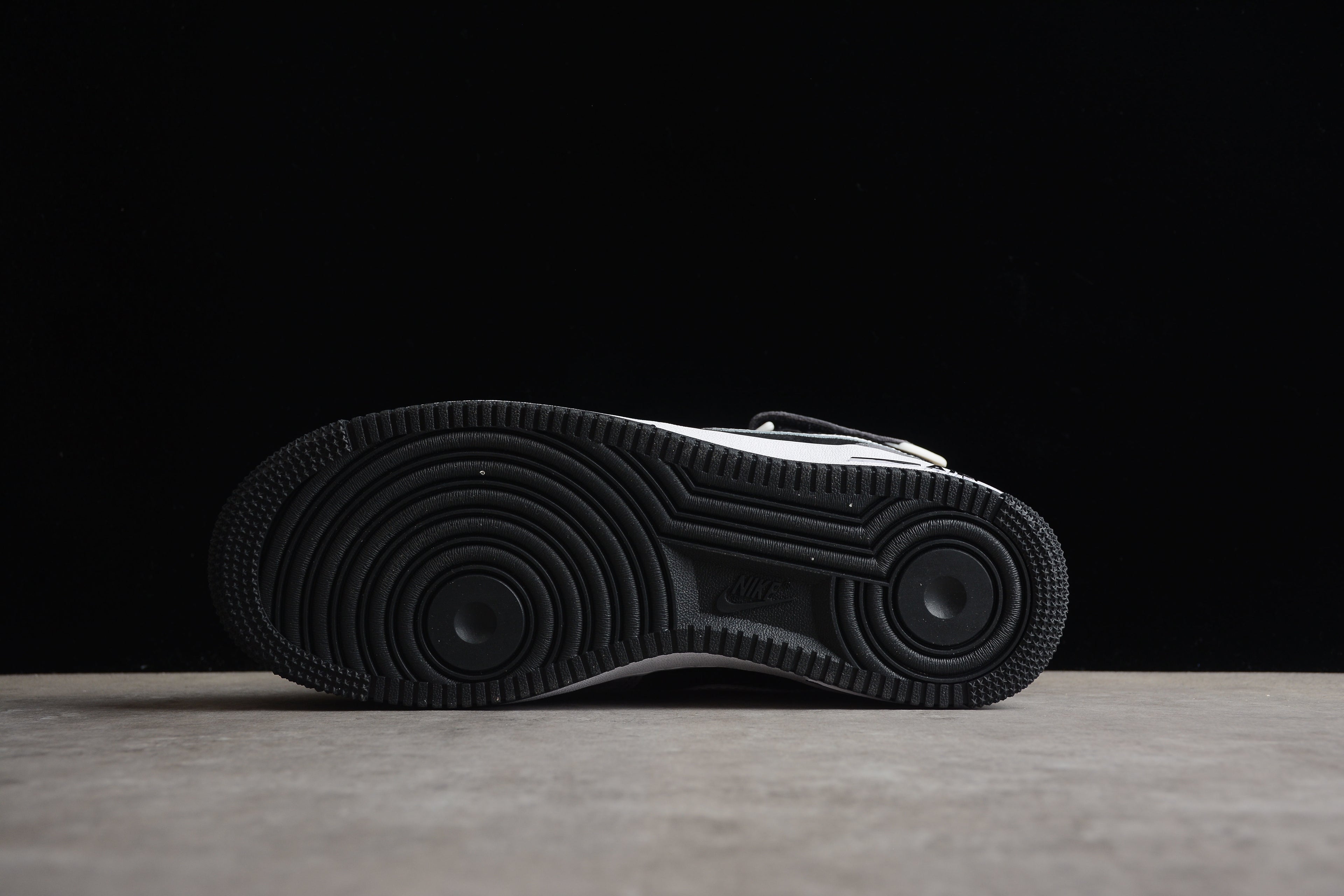 Air Force 1 High – Gris Oscuro / Negro