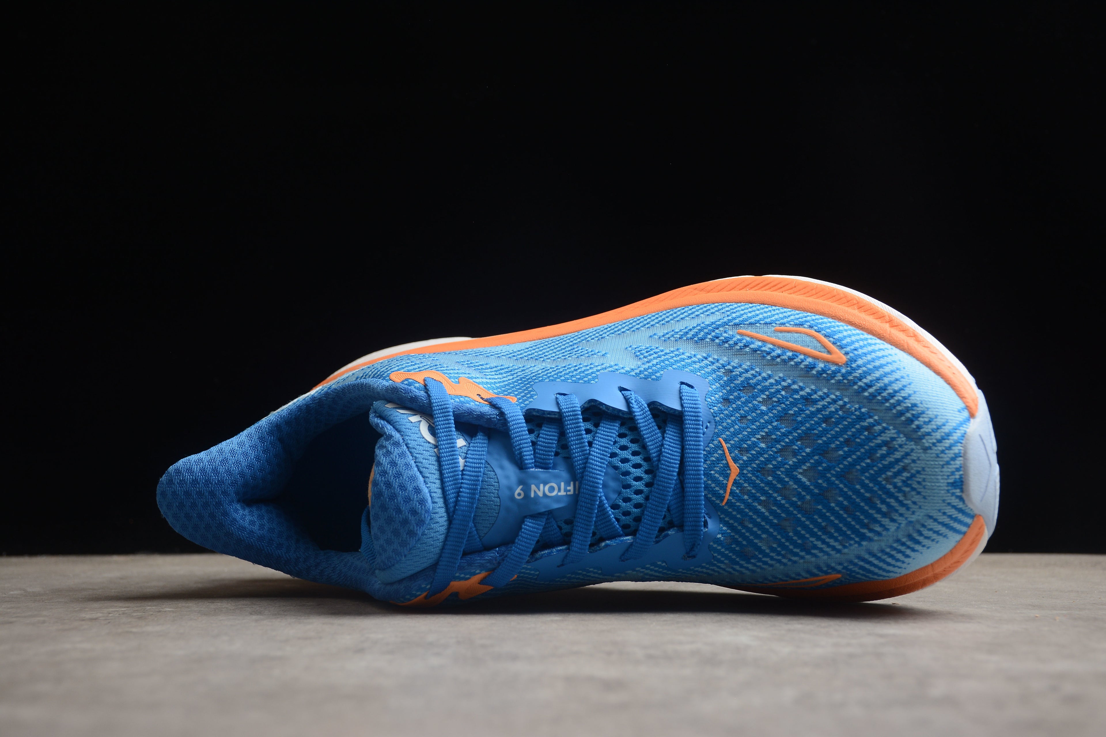 Hoka Clifton 9 – Azul / Naranja