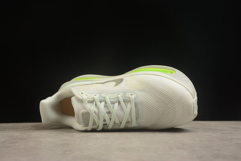 Vomero Premium – Blanco / Amarillo